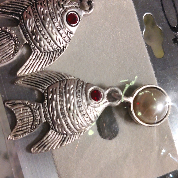 ❤️ Fabulous Silver Fish 🐟 Earrings NEE - Picture 2 of 6